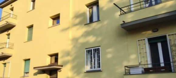 3 rooms Apartment in Bologna, Italy No. 166133 2