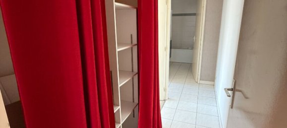 4 rooms Apartment in Elancourt, France No. 364042 5
