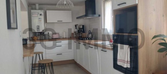 3 bedrooms Villa in Blois, France No. 54314 2