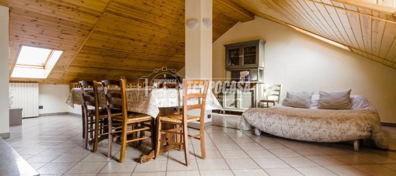 5 rooms Apartment in Collegno, Italy No. 12871 2