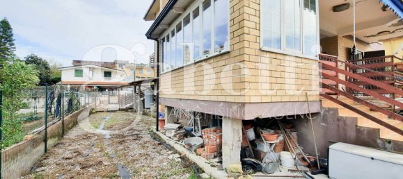 Villa T8 em Giugliano in Campania, Italy N.º 119139 36