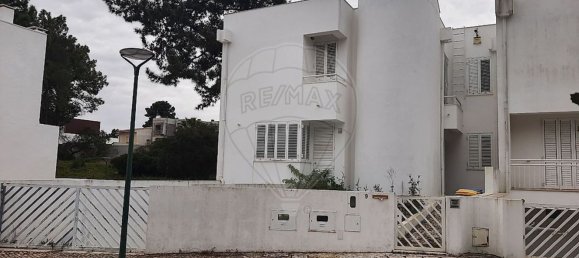 4 bedrooms House in Seixal, Portugal No. 286801 2
