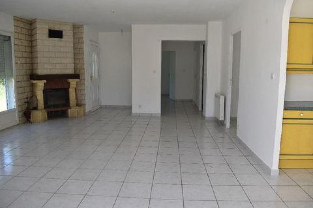 Casa de 2 dormitorios en Boussais, France No. 32527