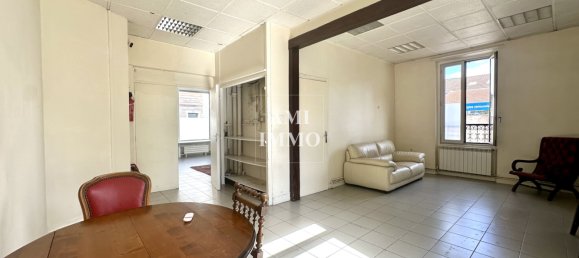 81m² Commercial property in Malakoff, France No. 177575 4