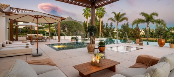 6 bedrooms Villa in Marbella, Spain No. 105798 8