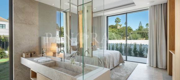 6 bedrooms Villa in Marbella, Spain No. 105798 6