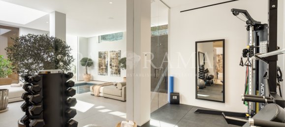 6 bedrooms Villa in Marbella, Spain No. 105798 25