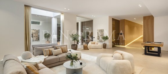 6 bedrooms Villa in Marbella, Spain No. 105798 26