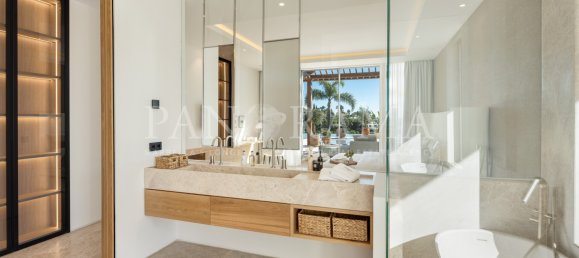 6 bedrooms Villa in Marbella, Spain No. 105798 18