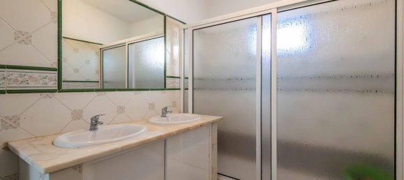 3 bedrooms House in Guia, Portugal No. 141656 3