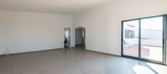 3 bedrooms House in Guia, Portugal No. 141656 32