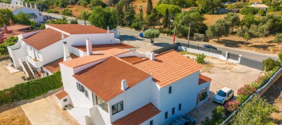 3 bedrooms House in Guia, Portugal No. 141656 11