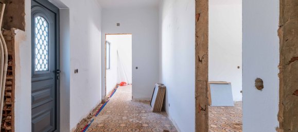 3 bedrooms House in Guia, Portugal No. 141656 2