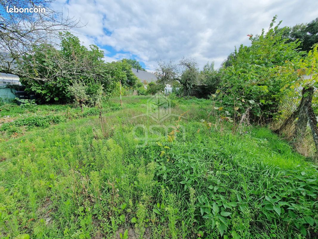 495m² Land in Monts, France No. 235797