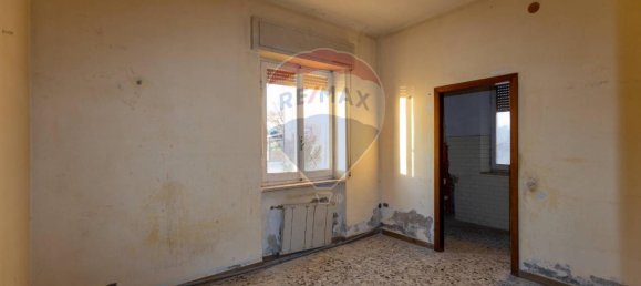 5 rooms Apartment in Jesi, Italy No. 2462 3