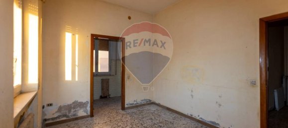 5 rooms Apartment in Jesi, Italy No. 2462 7
