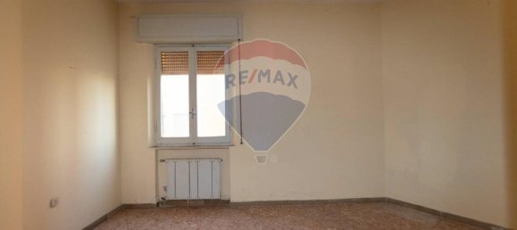 5 rooms Apartment in Jesi, Italy No. 2462 6
