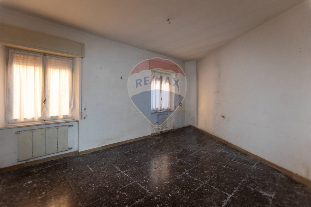 5 rooms Apartment in Jesi, Italy No. 2462