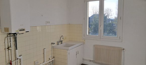 4 Schlafzimmer Gebäude in La Loupe, France, Nr. 89718 9