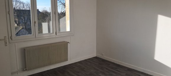 4 Schlafzimmer Gebäude in La Loupe, France, Nr. 89718 32