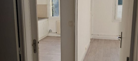 4 Schlafzimmer Gebäude in La Loupe, France, Nr. 89718 24