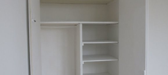 4 Schlafzimmer Gebäude in La Loupe, France, Nr. 89718 8