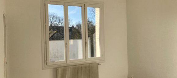 4 Schlafzimmer Gebäude in La Loupe, France, Nr. 89718 2