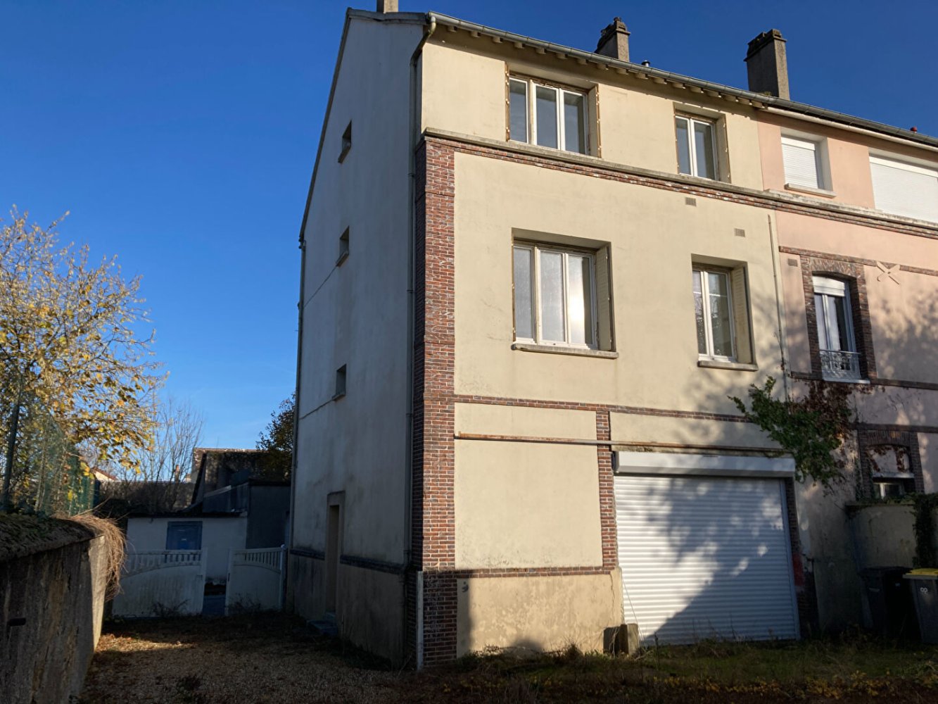 4 Schlafzimmer Gebäude in La Loupe, France, Nr. 89718