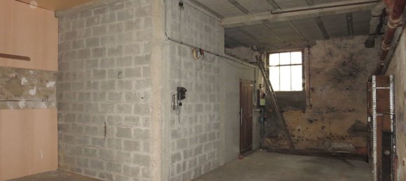 4 Schlafzimmer Gebäude in La Loupe, France, Nr. 89718 18