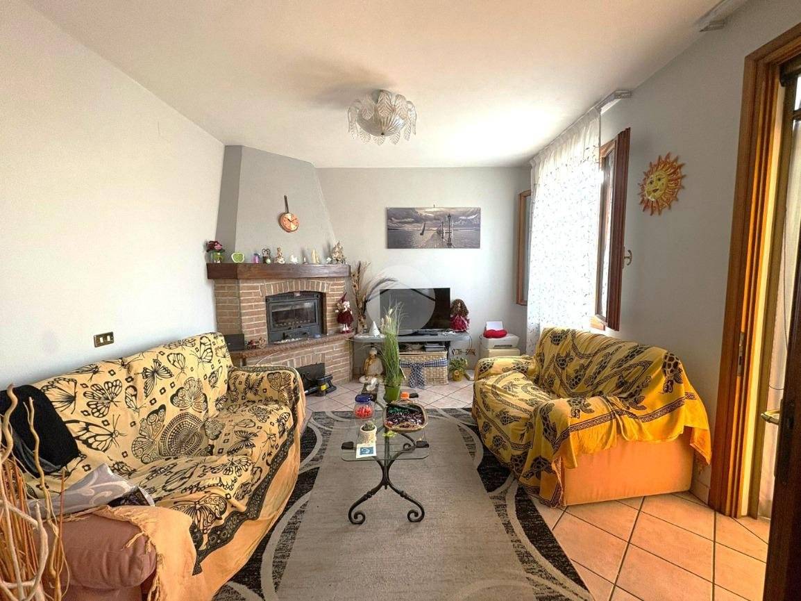 2 bedrooms Villa in Santa Maria di Sala, Italy No. 344830