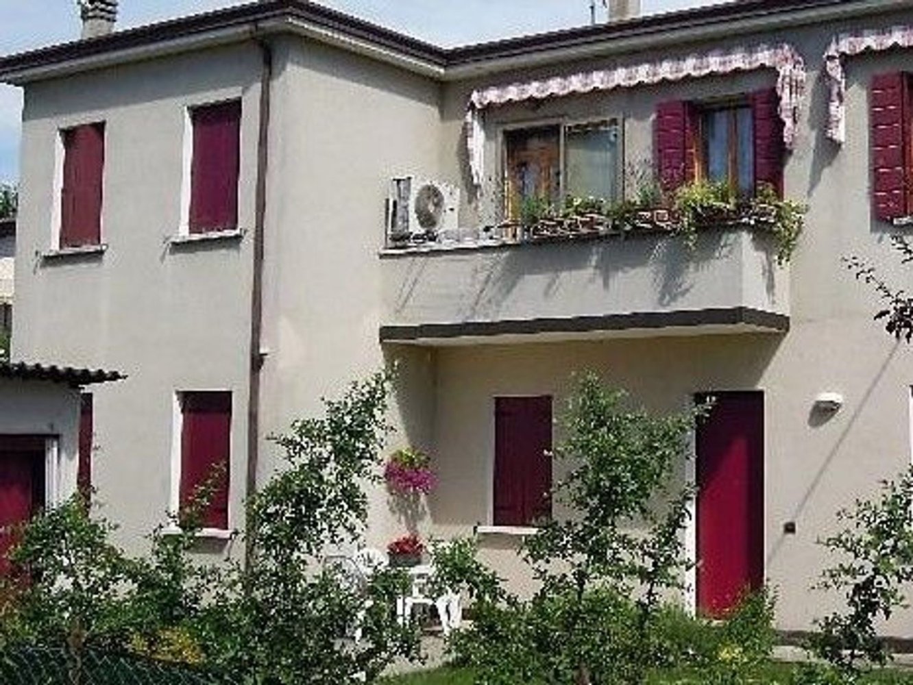 7 rooms House in Taglio di Po, Italy No. 119934
