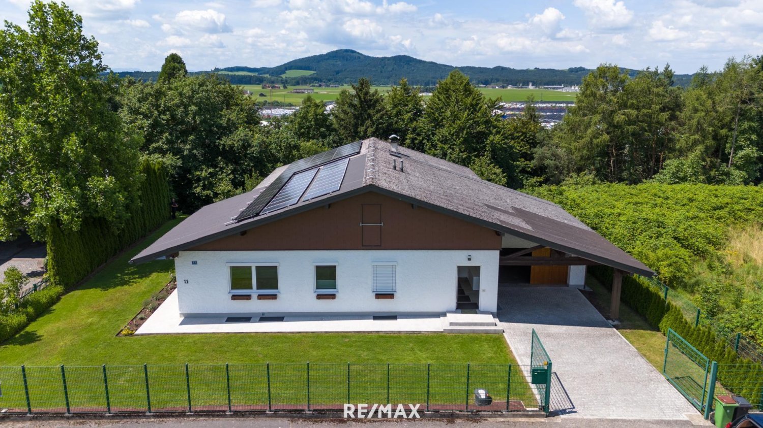 6-Zimmer Villa in Straßwalchen, Austria, Nr. 255702