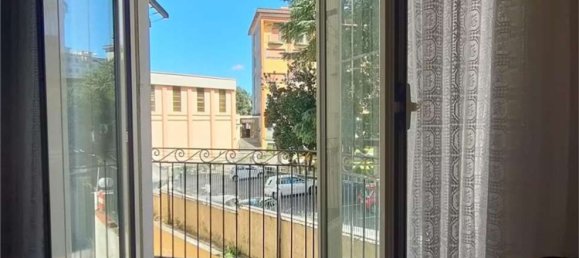 Apartamento de 3 divisões em Portici, Italy N.º 31582 24