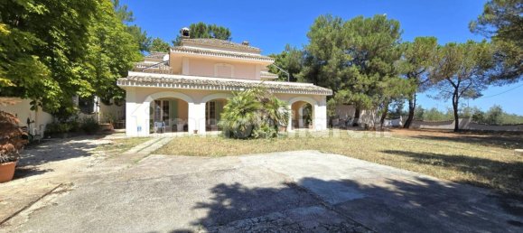 7 bedrooms Villa in Spoltore, Italy No. 269091 2