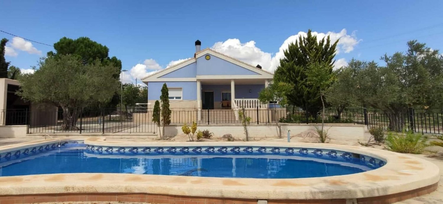 5 bedrooms Villa in Yecla, Spain No. 94859