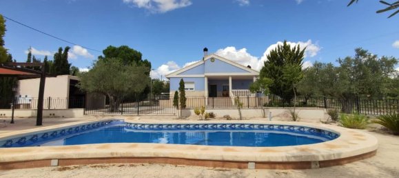 5 bedrooms Villa in Yecla, Spain No. 94859 3