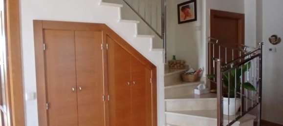 5 bedrooms Villa in Yecla, Spain No. 94859 2