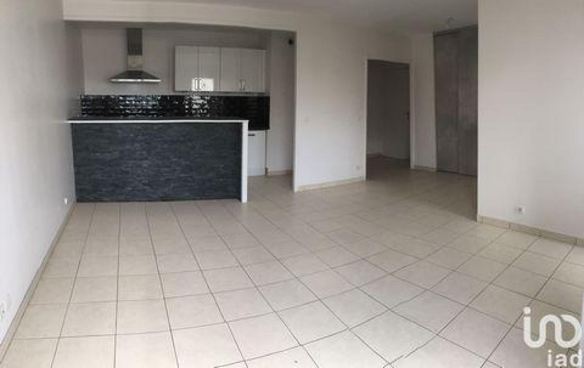 2 bedrooms Condo in Massy, France No. 35024