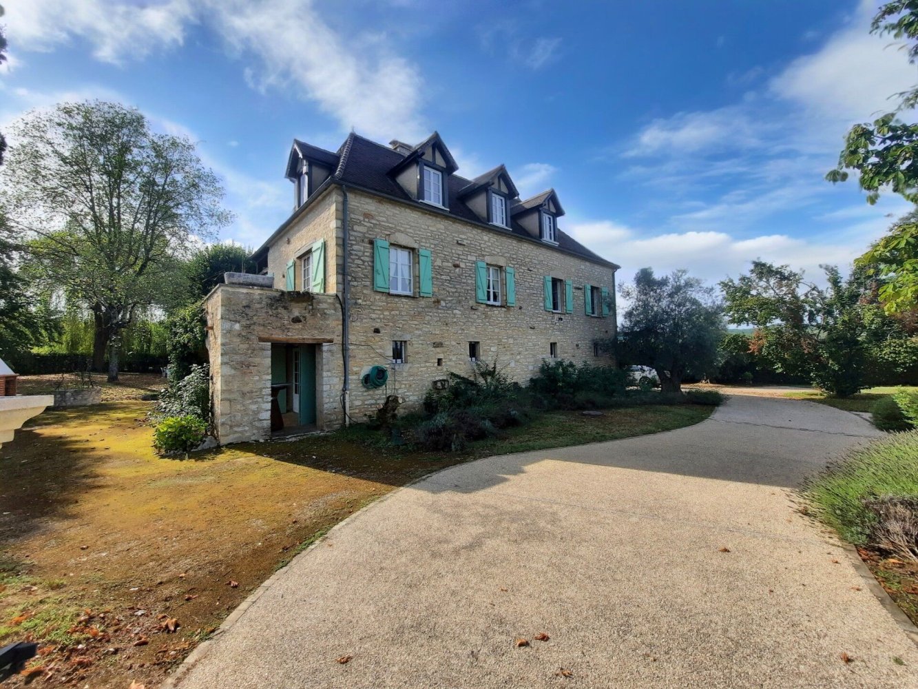 6 bedrooms House in Lot, France No. 341145