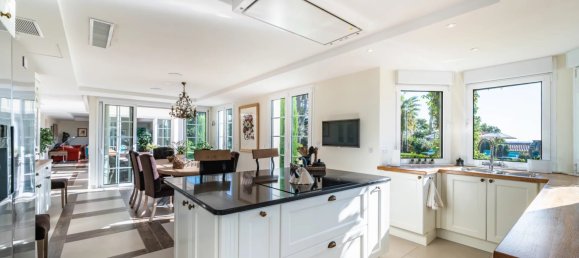 5 bedrooms Villa in Antibes, France No. 91 13