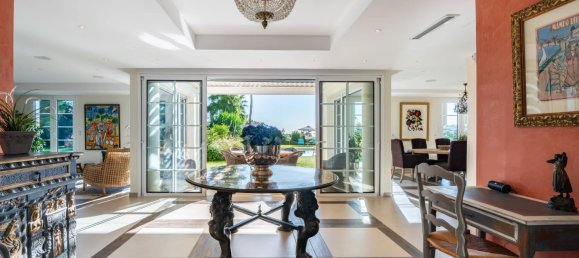 5 bedrooms Villa in Antibes, France No. 91 10