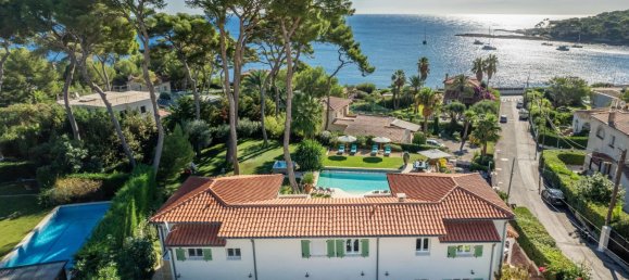 5 bedrooms Villa in Antibes, France No. 91 5