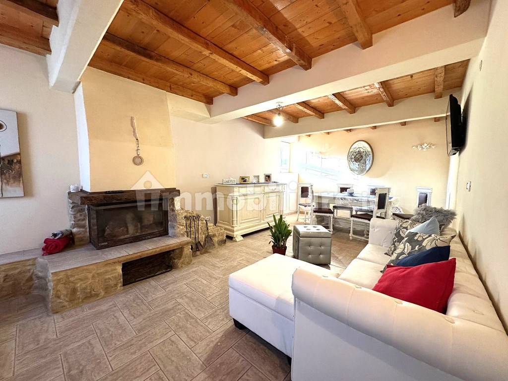 4 غرف نوم منزل في Casina, Italy رقم 351484