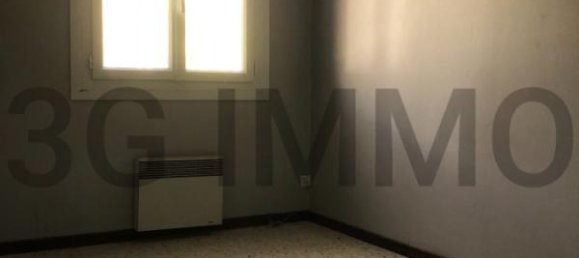 Casa de 3 dormitorios en Uzes, France No. 203480 8