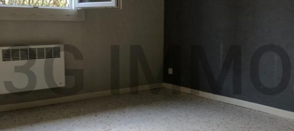 Casa de 3 dormitorios en Uzes, France No. 203480 7