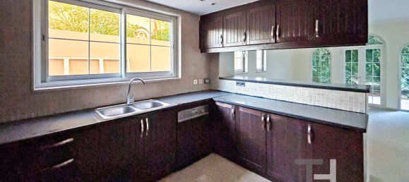 Вилла с 3 спальнями в Jumeirah Park, ОАЭ № 95714 7