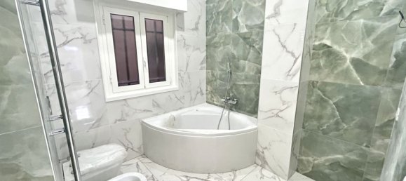 4 rooms Apartment in Rome, Italy No. 16864 3