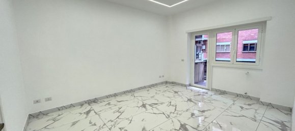 4 rooms Apartment in Rome, Italy No. 16864 4