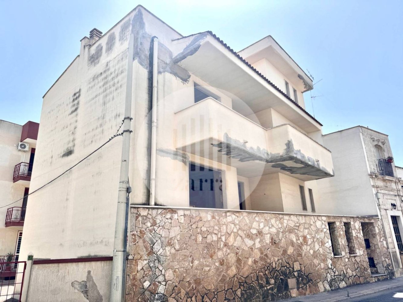 Edificio de 5 habitaciónes en Valenzano, Italy No. 289535
