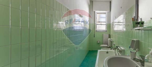 Квартира с 3 спальнями в Бари, Италия № 356164 23